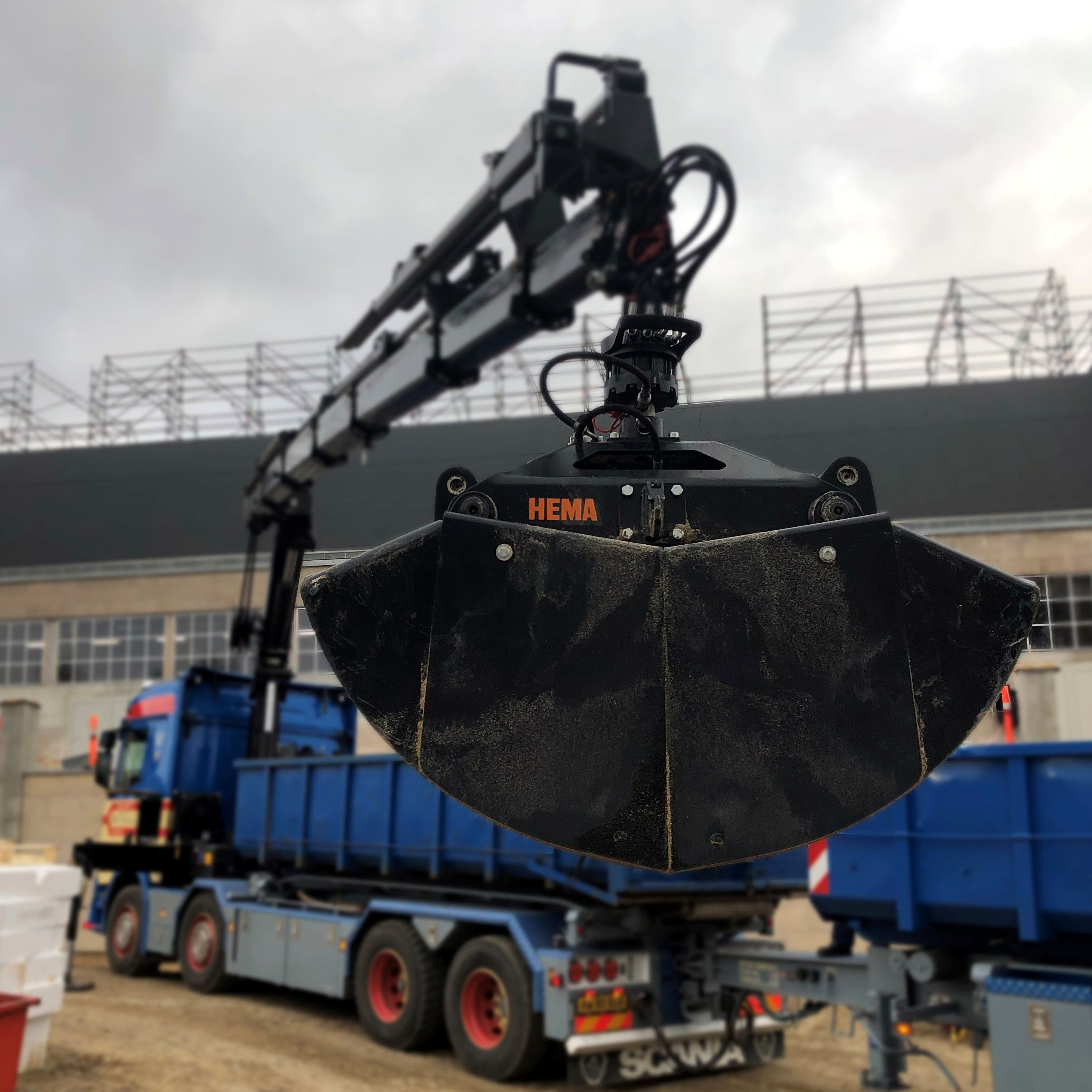 Hema-grab monteret på HMF-lastbilkran
